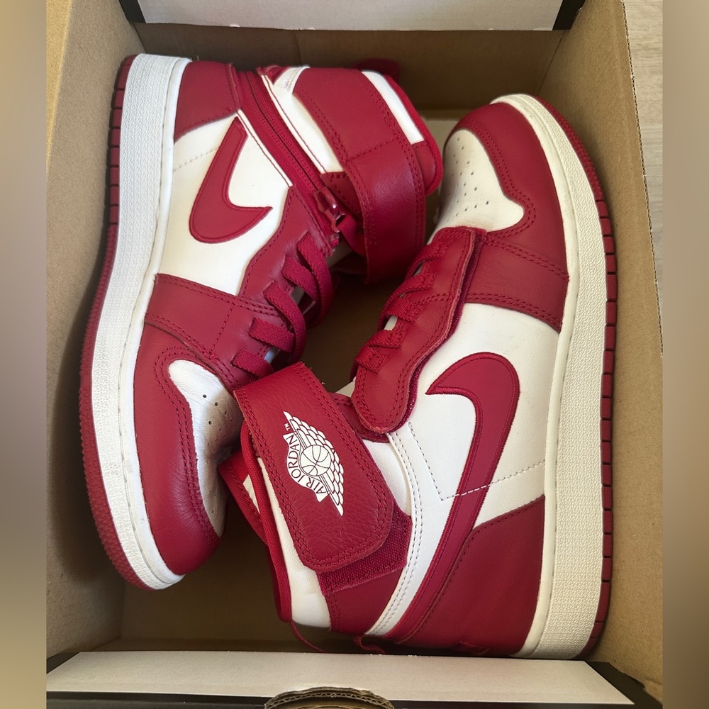 Nike Air Jordan 1 High FlyEase